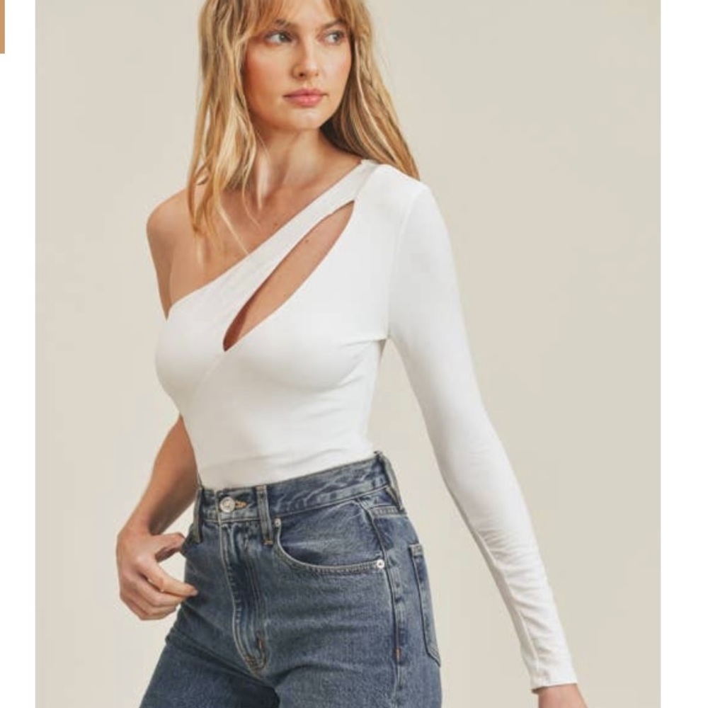 Lush Ribbed One Sleeve Chest Cut Out White Bodysuit | Medium | Large | NWT